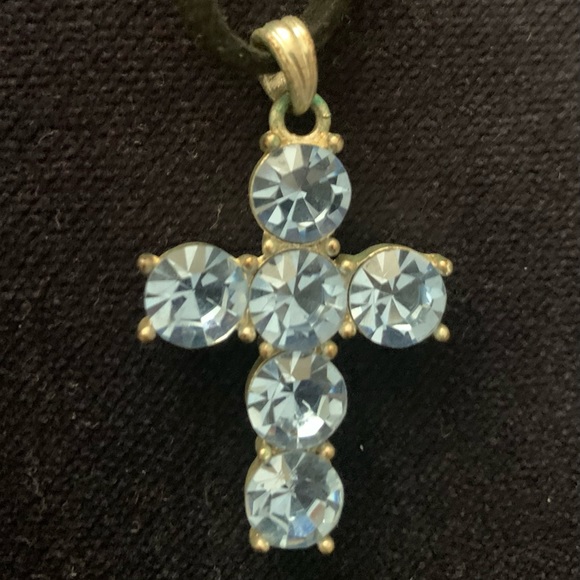 2 FOR 1 blue & silver earrings and a lovely necklace - Picture 3 of 3